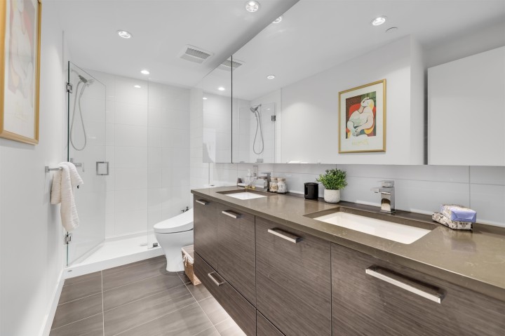 Photo 11 at 702 - 3451 Sawmill Crescent, South Marine, Vancouver East