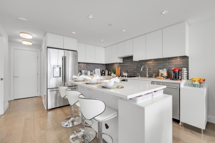 Photo 8 at 702 - 3451 Sawmill Crescent, South Marine, Vancouver East