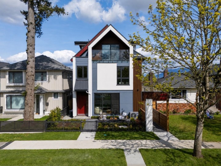Photo 1 at 1 - 3141 E 19 Avenue, Renfrew Heights, Vancouver East