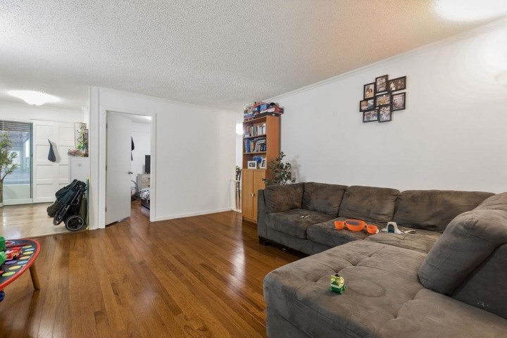 Photo 3 at 211 - 444 W 49th Avenue, South Cambie, Vancouver West