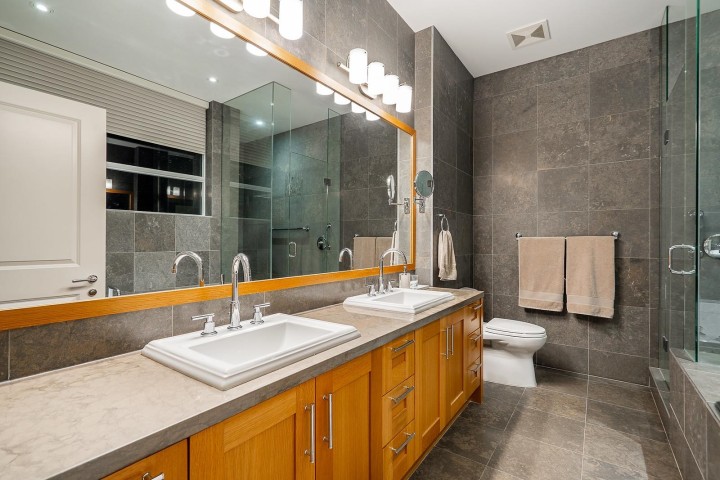 Photo 16 at PH1 - 2210 Chippendale Road, Whitby Estates, West Vancouver