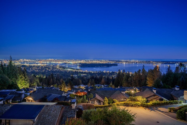 Photo 32 at PH1 - 2210 Chippendale Road, Whitby Estates, West Vancouver