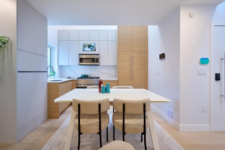 Photo 3 at 3674 W 1st Avenue, Kitsilano, Vancouver West