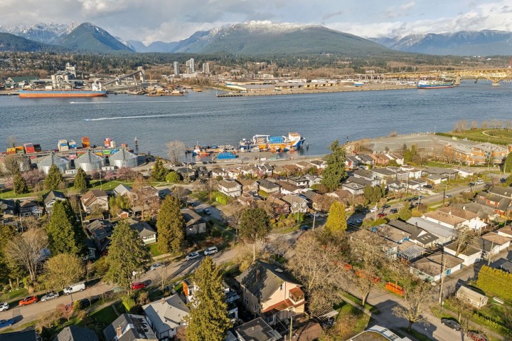 Photo 11 at 2798 Yale Street, Hastings Sunrise, Vancouver East