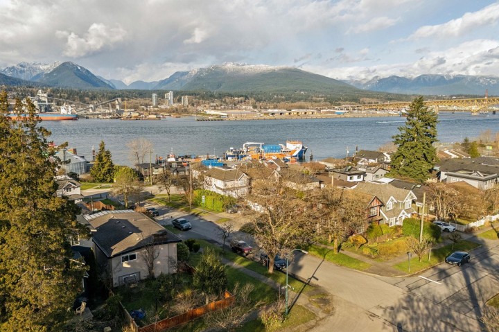 Photo 8 at 2798 Yale Street, Hastings Sunrise, Vancouver East