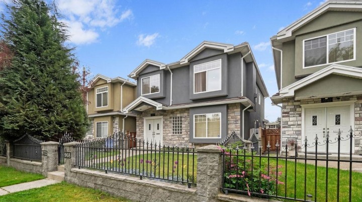 Photo 2 at 968 E 31st Avenue, Fraser VE, Vancouver East