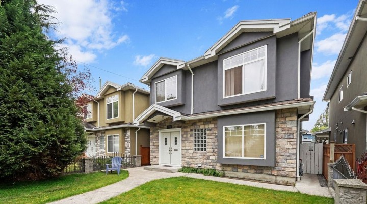 Photo 3 at 968 E 31st Avenue, Fraser VE, Vancouver East