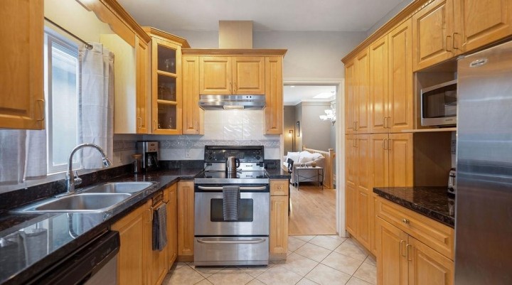 Photo 10 at 968 E 31st Avenue, Fraser VE, Vancouver East