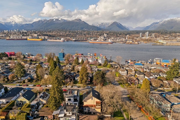 Photo 15 at 2798 Yale Street, Hastings Sunrise, Vancouver East