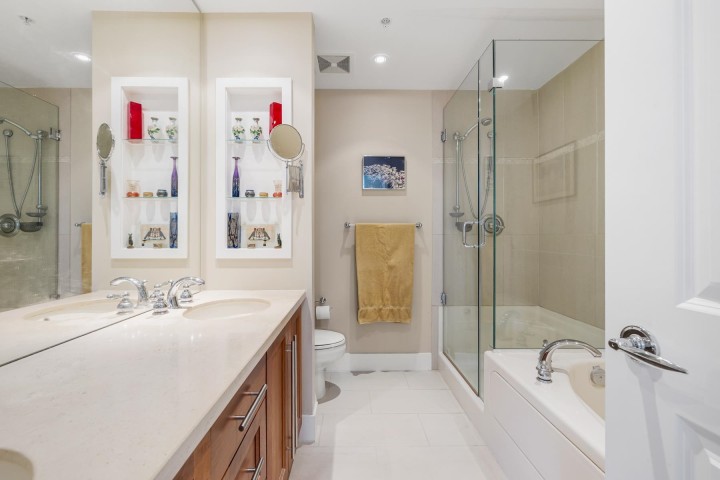 Photo 18 at 304 - 4685 Valley Drive, Quilchena, Vancouver West