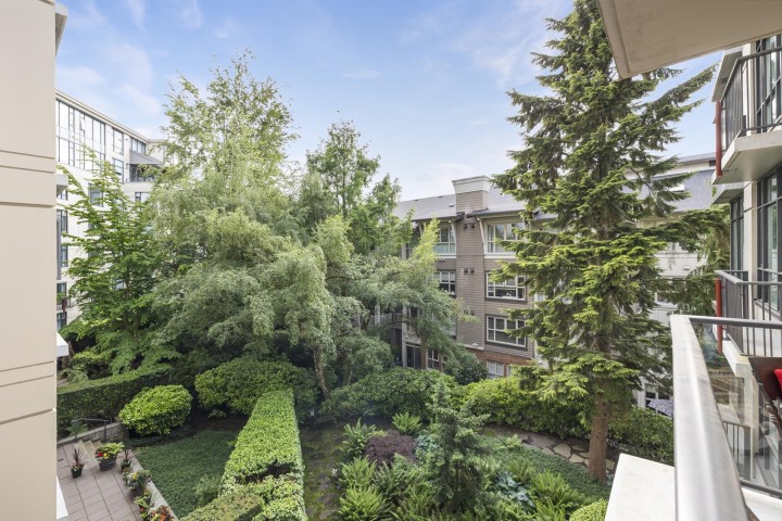 Photo 25 at 304 - 4685 Valley Drive, Quilchena, Vancouver West