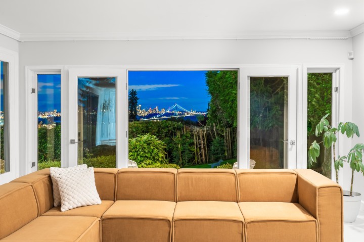 Photo 9 at 816 Anderson Crescent, Sentinel Hill, West Vancouver