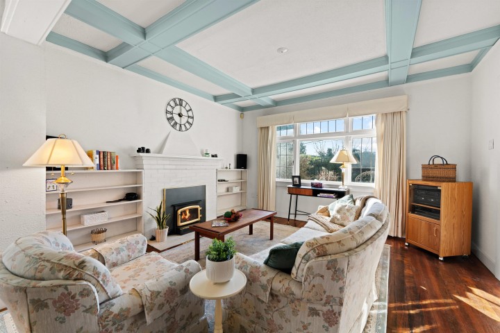 Photo 7 at 1376 11th Street, Sentinel Hill, West Vancouver