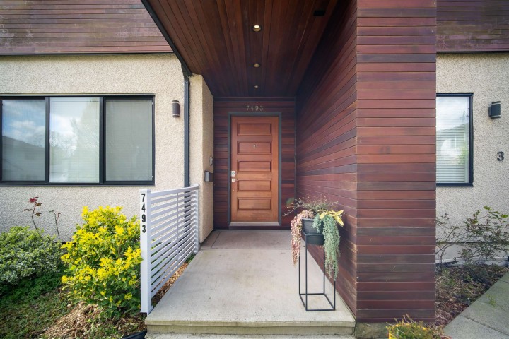 Photo 2 at 7493 Gatineau Place, Fraserview VE, Vancouver East