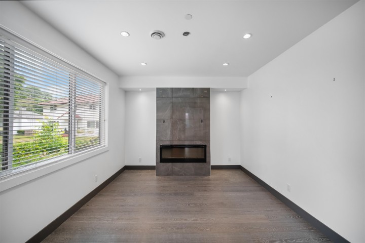 Photo 3 at 7493 Gatineau Place, Fraserview VE, Vancouver East