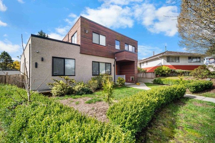 Photo 1 at 7493 Gatineau Place, Fraserview VE, Vancouver East