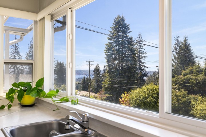 Photo 12 at 454 Monteray Avenue, Upper Delbrook, North Vancouver