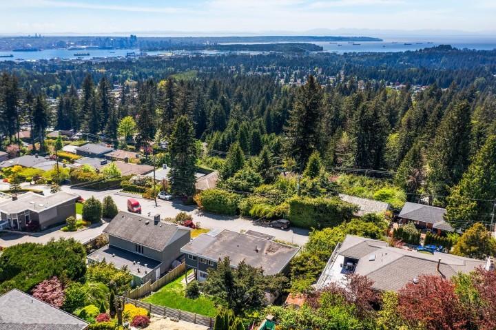 Photo 25 at 454 Monteray Avenue, Upper Delbrook, North Vancouver