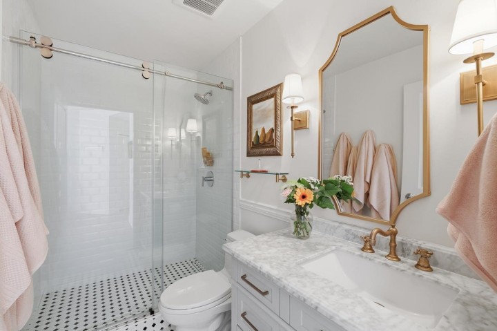 Photo 17 at 202 - 3151 Connaught Crescent, Edgemont, North Vancouver