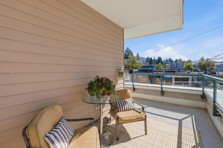 Photo 20 at 202 - 3151 Connaught Crescent, Edgemont, North Vancouver