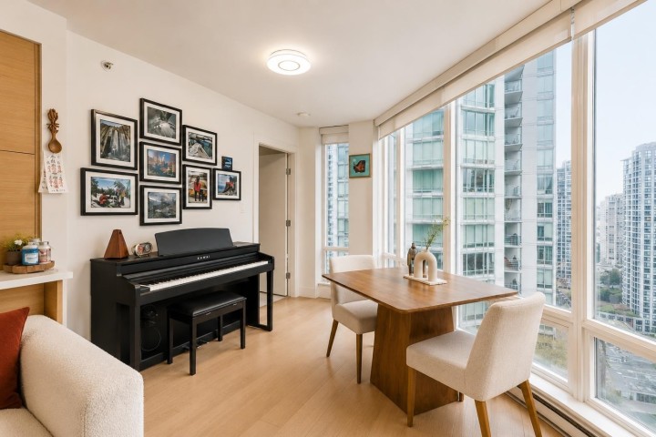 Photo 6 at 1901 - 565 Smithe Street, Downtown VW, Vancouver West