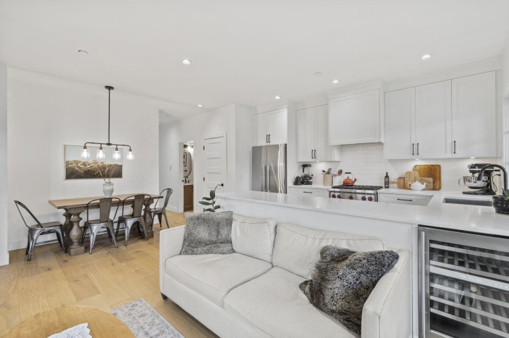 Photo 6 at 2072 Kitchener Street, Grandview Woodland, Vancouver East