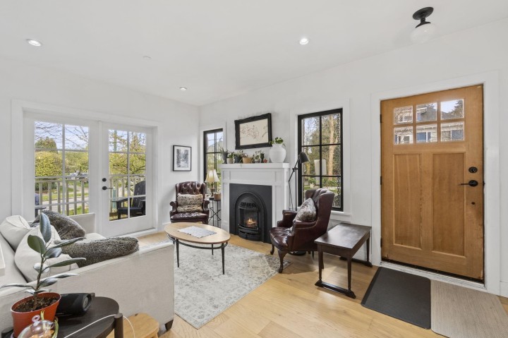 Photo 3 at 2072 Kitchener Street, Grandview Woodland, Vancouver East