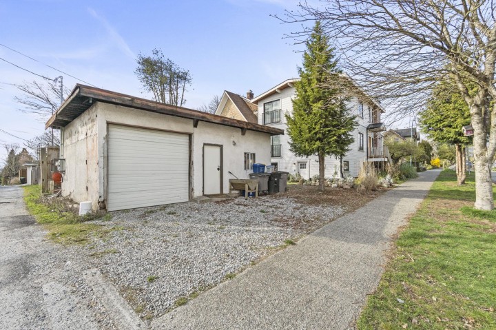 Photo 34 at 2072 Kitchener Street, Grandview Woodland, Vancouver East