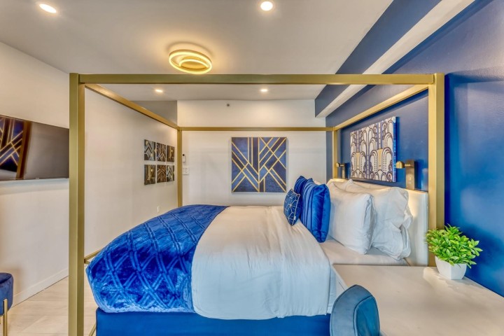 Photo 16 at 704 - 2468 E Broadway, Renfrew Heights, Vancouver East