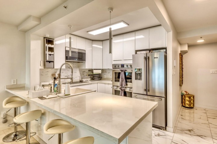 Photo 12 at 704 - 2468 E Broadway, Renfrew Heights, Vancouver East