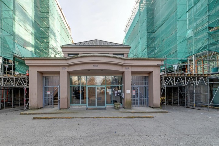 Photo 9 at 704 - 2468 E Broadway, Renfrew Heights, Vancouver East