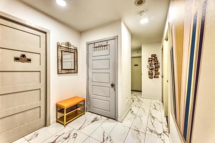 Photo 10 at 704 - 2468 E Broadway, Renfrew Heights, Vancouver East