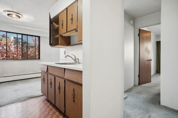 Photo 6 at 213 - 1950 W 8th Avenue, Kitsilano, Vancouver West