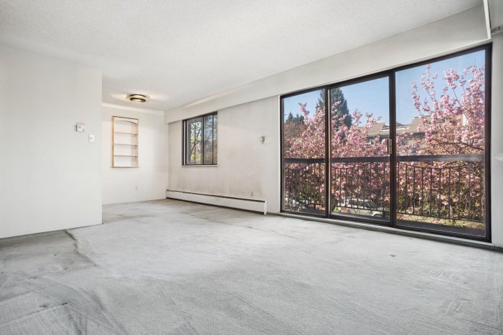 Photo 12 at 213 - 1950 W 8th Avenue, Kitsilano, Vancouver West