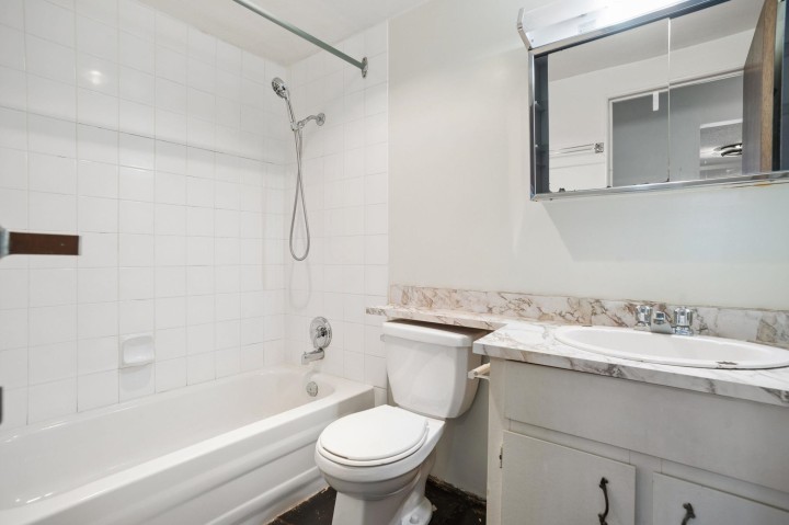 Photo 19 at 213 - 1950 W 8th Avenue, Kitsilano, Vancouver West