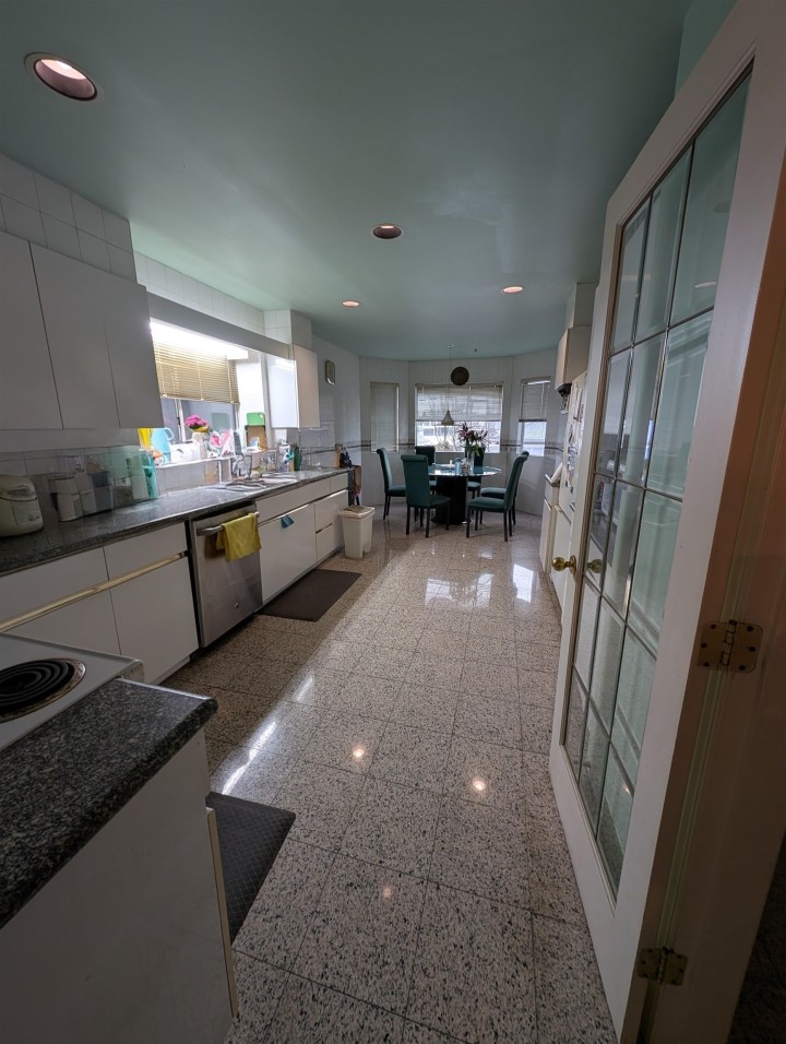 Photo 7 at 2935 E 17th Avenue, Renfrew Heights, Vancouver East