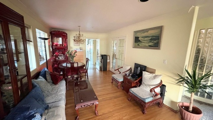 Photo 4 at 2935 E 17th Avenue, Renfrew Heights, Vancouver East