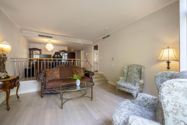 Photo 4 at 205 - 638 W 45th Avenue, Oakridge VW, Vancouver West