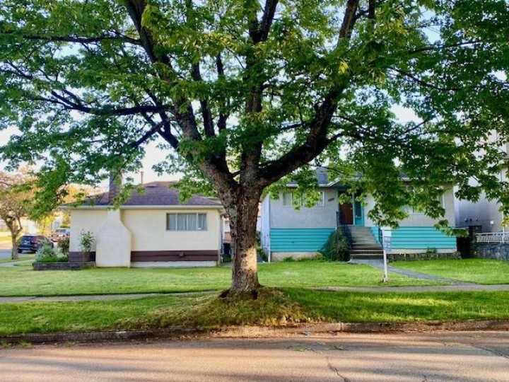 Photo 6 at 3925 Penticton Street, Renfrew Heights, Vancouver East