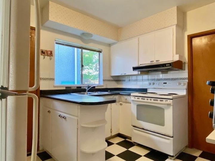 Photo 12 at 3925 Penticton Street, Renfrew Heights, Vancouver East