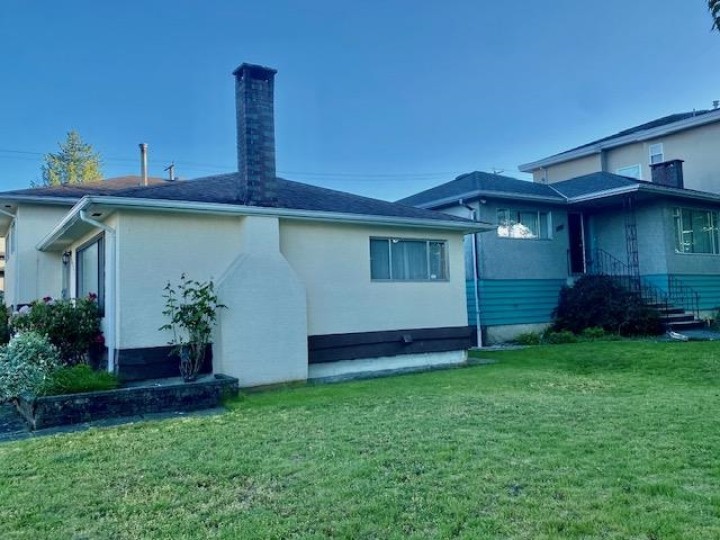 Photo 5 at 3925 Penticton Street, Renfrew Heights, Vancouver East