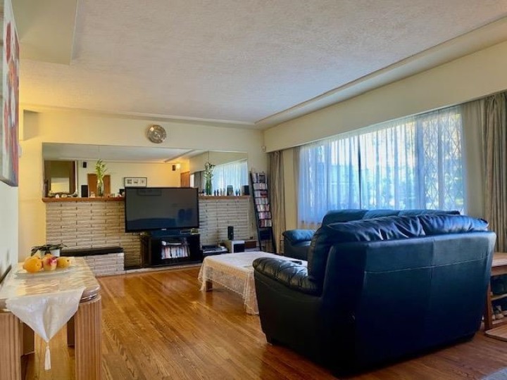 Photo 8 at 3925 Penticton Street, Renfrew Heights, Vancouver East