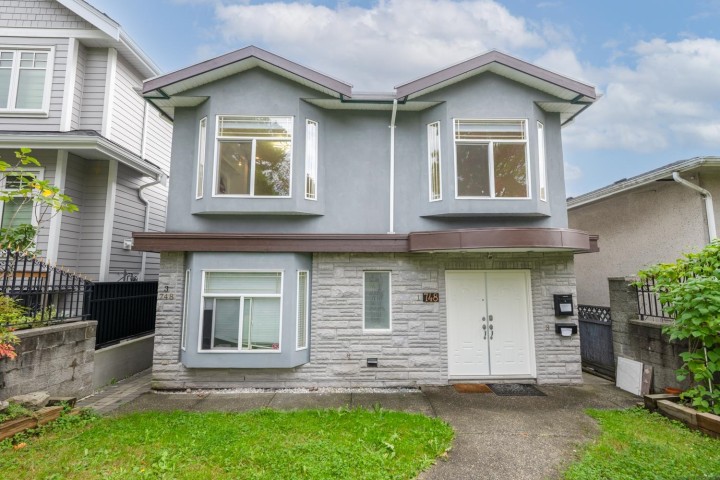 Photo 1 at 748 E 62nd Avenue, South Vancouver, Vancouver East