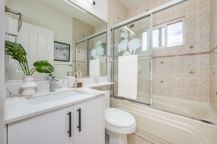 Photo 15 at 748 E 62nd Avenue, South Vancouver, Vancouver East