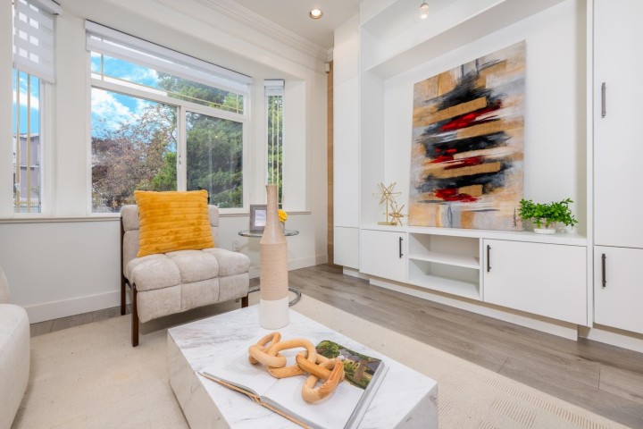Photo 4 at 748 E 62nd Avenue, South Vancouver, Vancouver East