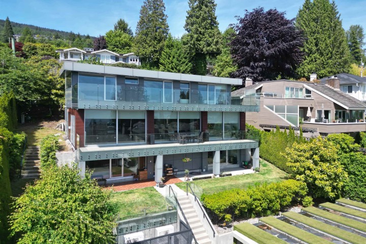 Photo 2 at 2370 Palmerston Avenue, Dundarave, West Vancouver