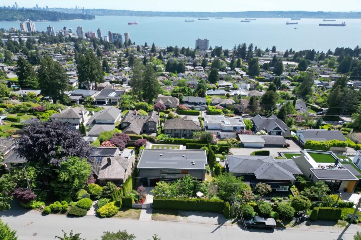 Photo 38 at 2370 Palmerston Avenue, Dundarave, West Vancouver