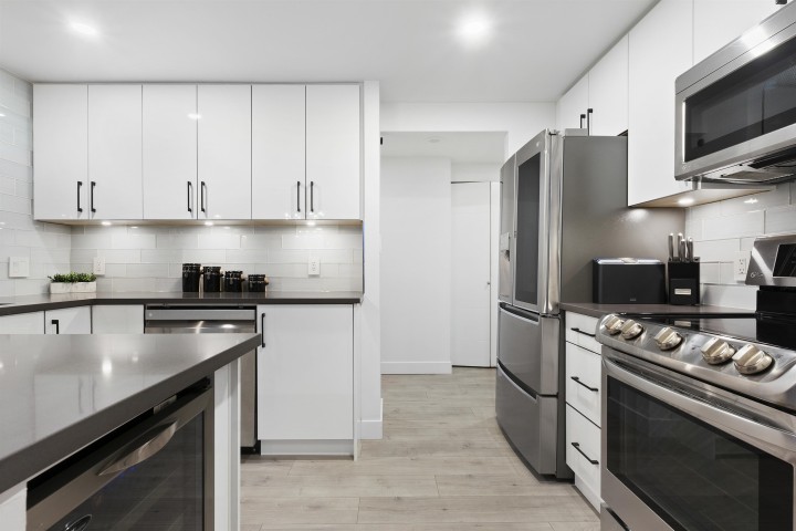 Photo 18 at 301 - 789 Jervis Street, West End VW, Vancouver West