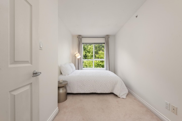 Photo 27 at 8431 Jellicoe Street, South Marine, Vancouver East
