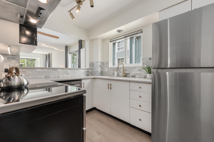 Photo 16 at 8431 Jellicoe Street, South Marine, Vancouver East